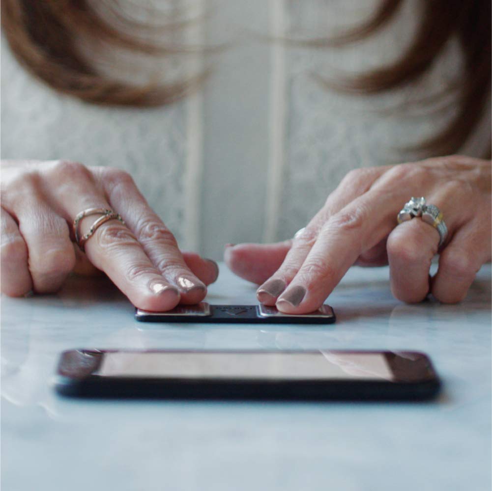 Alivecor® KardiaMobile EKG Monitor | FDA-Cleared | Wireless Personal EKG | Detects Afib in 30 Seconds 6 Alivecor® KardiaMobile EKG Monitor | FDA-Cleared | Wireless Personal EKG | Detects Afib in 30 Seconds - Image 6