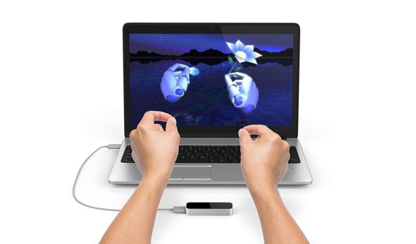 Leap Motion Controller for Mac or PC (Retail Packaging and Updated Software) 1