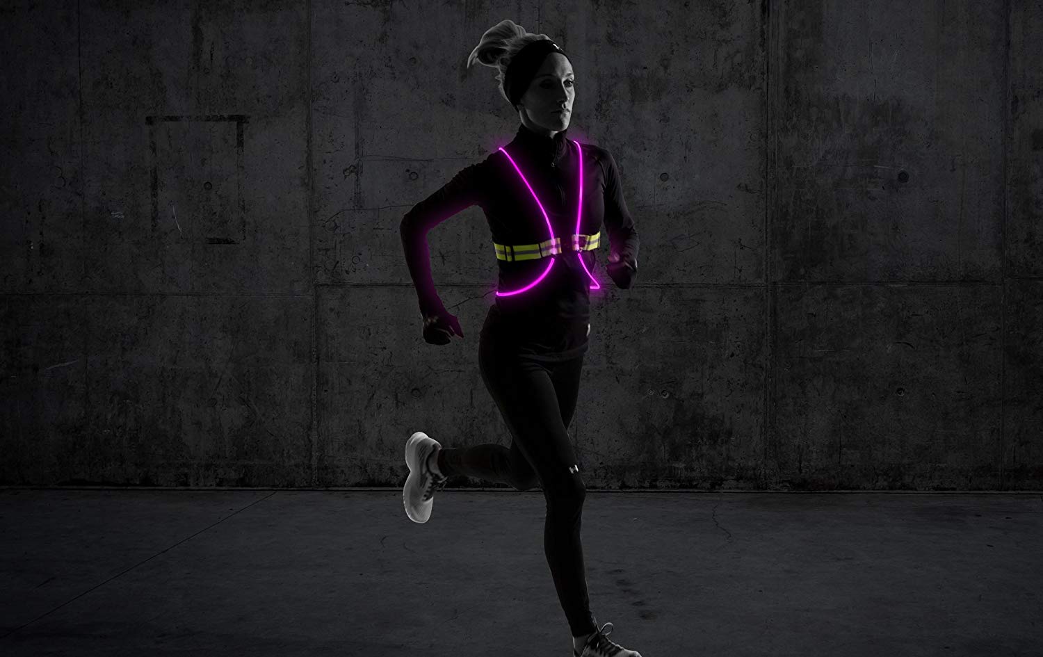 Tracer360 – Revolutionary Illuminated Reflective Vest for Running or Cycling 2 Tracer360 – Revolutionary Illuminated Reflective Vest for Running or Cycling - Image 2