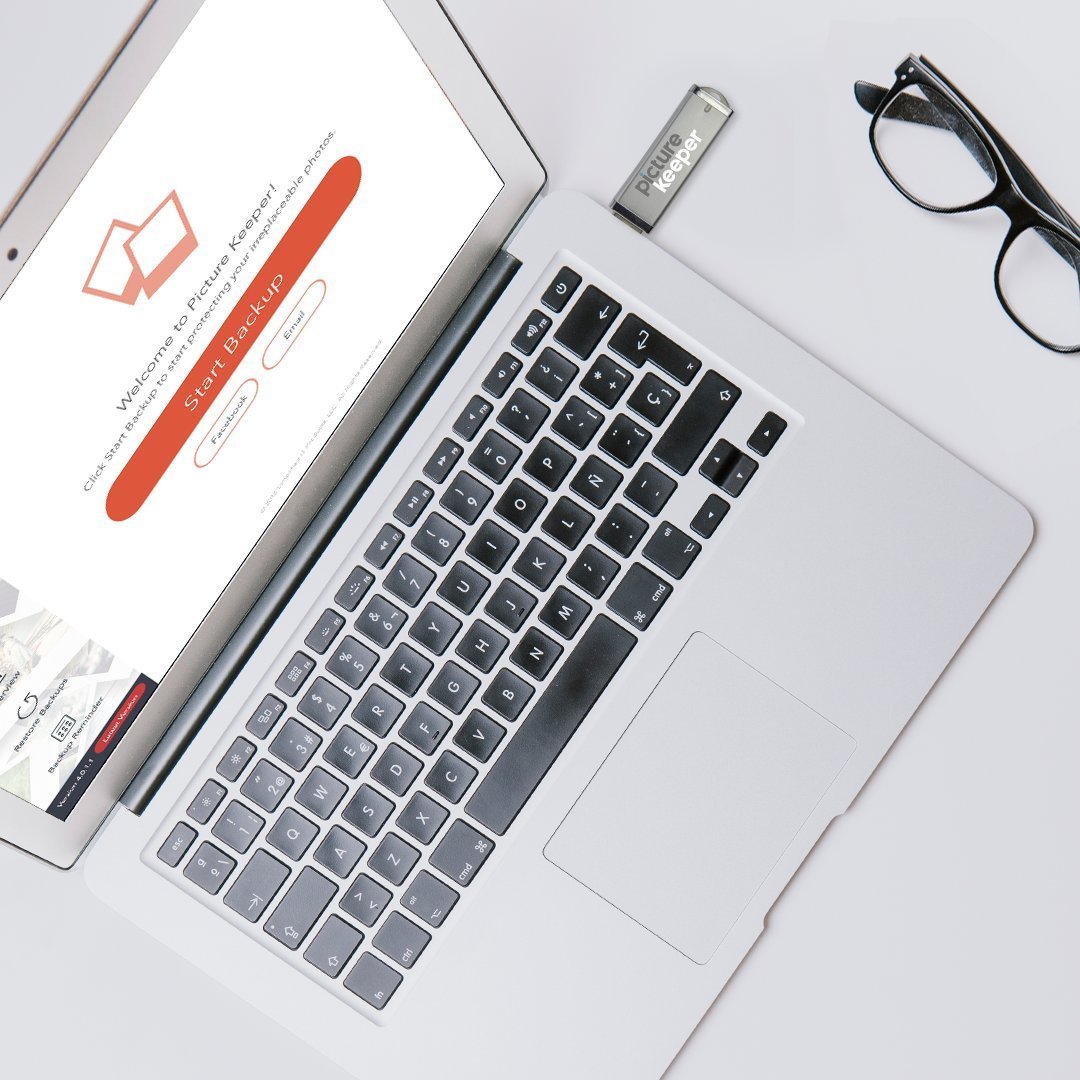 Picture Keeper 8GB Portable Flash USB Photo Backup and Storage Device for PC and MAC Computers 3 Picture Keeper 8GB Portable Flash USB Photo Backup and Storage Device for PC and MAC Computers - Image 3