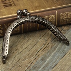 8.5cm x 6.5cm Metal Purse Bag Frame Kiss Clasp Lock Wallet Clip DIY Craft Decorations 3 8.5cm x 6.5cm Metal Purse Bag Frame Kiss Clasp Lock Wallet Clip DIY Craft Decorations - Image 3