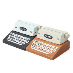 1Pcs Mini Retro Typewriter Desktop Figurines Wooden Message Note Clip Pictures Photo Holder 2