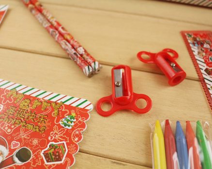 Christmas Stationery Set 6 x crayon 2 x Pencil sharp 1 x Iron Pen box Drawing notebook Rubber Ruler 3