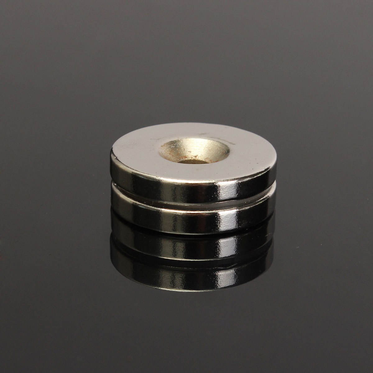 2pcs N50 30mm x 5mm Strong Round Magnets 5mm Hole Rare Earth Neodymium Magnets 2 2pcs N50 30mm x 5mm Strong Round Magnets 5mm Hole Rare Earth Neodymium Magnets - Image 2