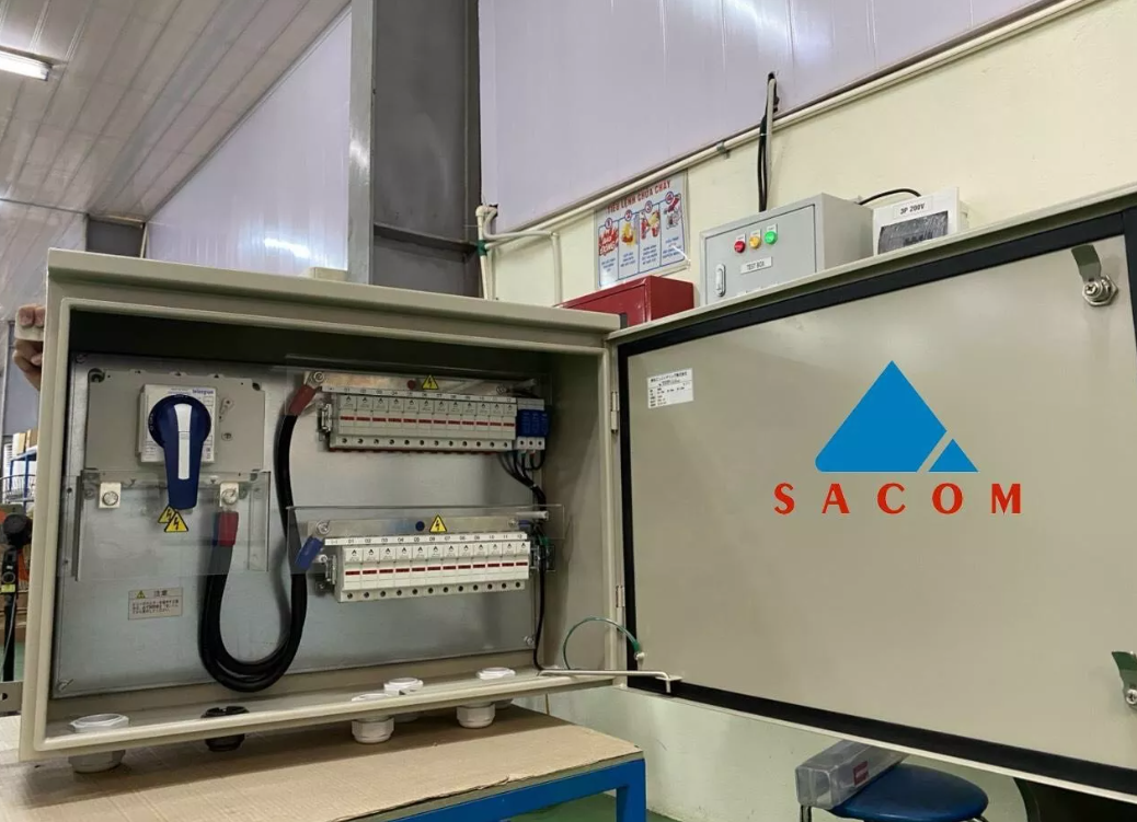 Combiner Box Solar Systems Cabinet Solar Combiner Box High Quality Solar Energy System Best Price For Sale 4 Combiner Box Solar Systems Cabinet Solar Combiner Box High Quality Solar Energy System Best Price For Sale - Image 4