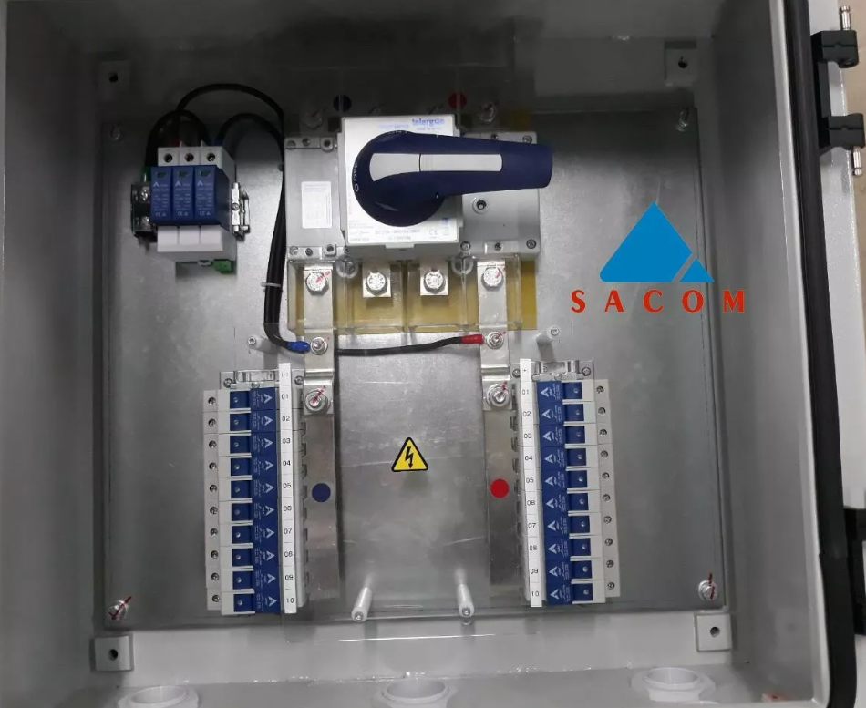 Combiner Box Solar Systems Cabinet Solar Combiner Box High Quality Solar Energy System Best Price For Sale 3 Combiner Box Solar Systems Cabinet Solar Combiner Box High Quality Solar Energy System Best Price For Sale - Image 3