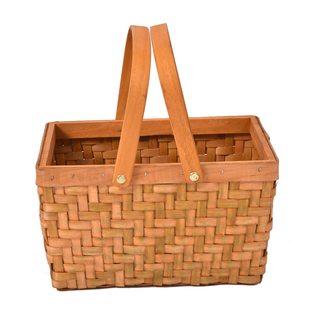 Deluxe Wicker Outdoor Picnic Basket 1 Deluxe Wicker Outdoor Picnic Basket