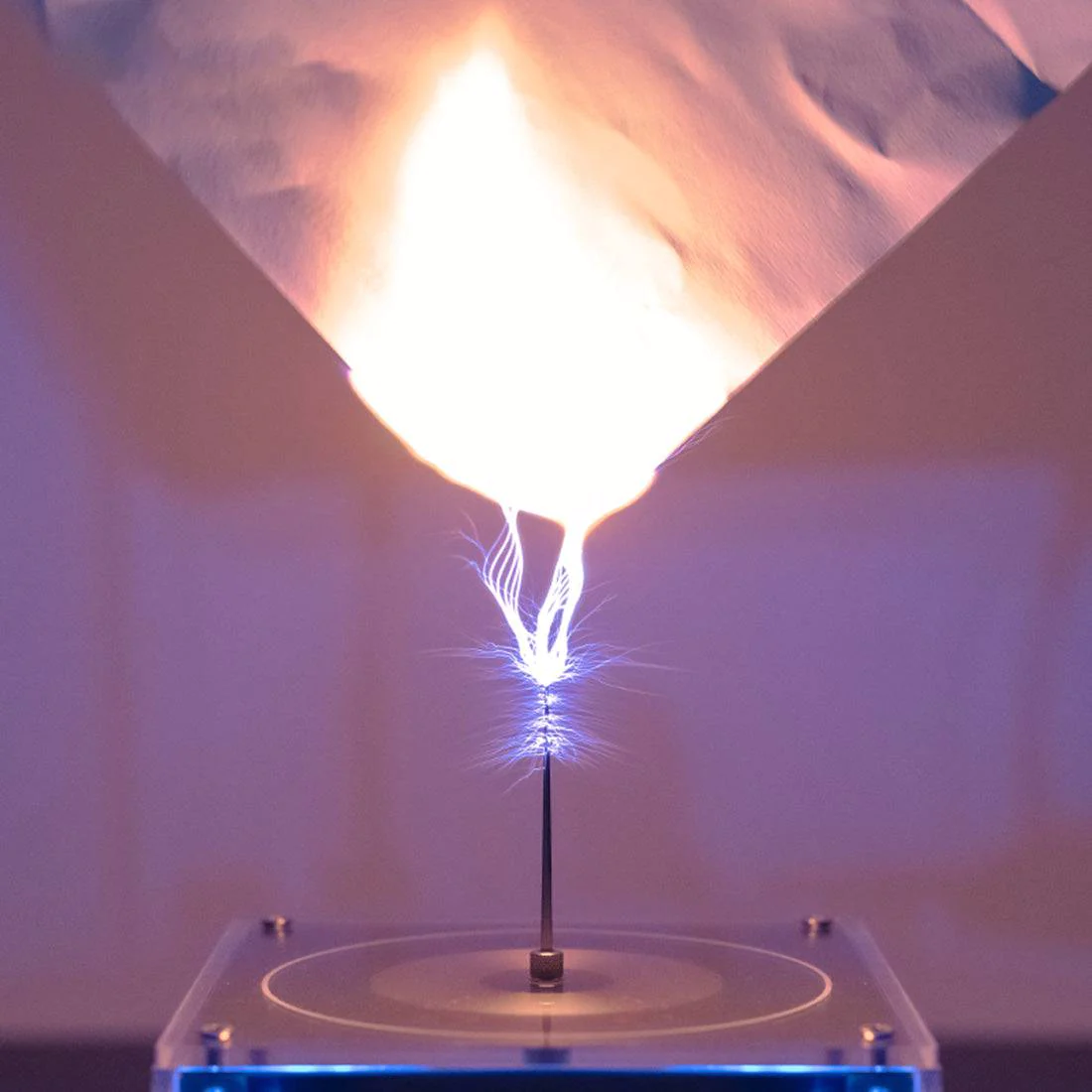 Vinyl Record Shape Bluetooth Musical Tesla Coil with Long Arc & Dual Mode - US Plug/EU Plug 4 Vinyl Record Shape Bluetooth Musical Tesla Coil with Long Arc & Dual Mode - US Plug/EU Plug - Image 4