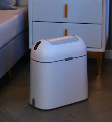 Joybos® Spaceman Smart Sensor Trash Can with Butterfly lid 3
