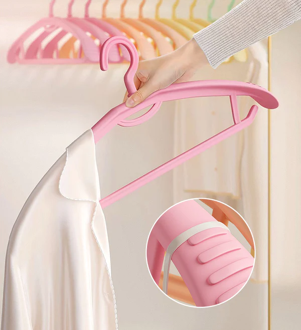 Joybos® Non-Slip Plastic Space Saving Hangers in Rainbow Colors F126 4 Joybos® Non-Slip Plastic Space Saving Hangers in Rainbow Colors F126 - Image 4