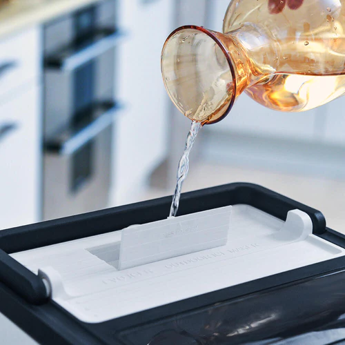 Battery-Powered Ice Maker for Outdoors 3 Battery-Powered Ice Maker for Outdoors - Image 3