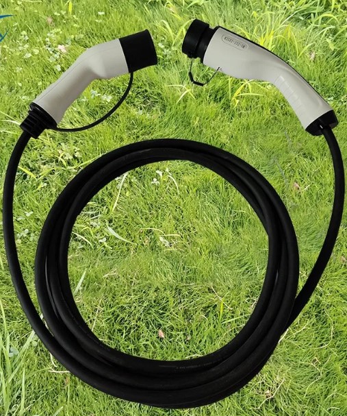 Dual Gun Electric Vehicle Charging Cable M2F1-132-5 1