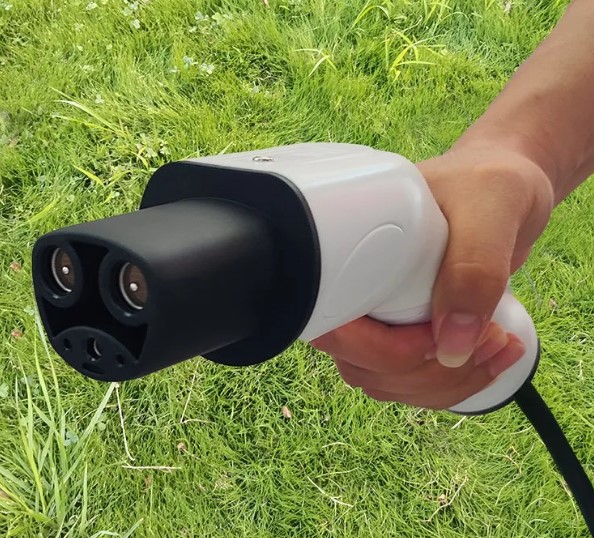 Dual Gun Electric Vehicle Charging Cable M2F1-132-5 2 Dual Gun Electric Vehicle Charging Cable M2F1-132-5 - Image 2