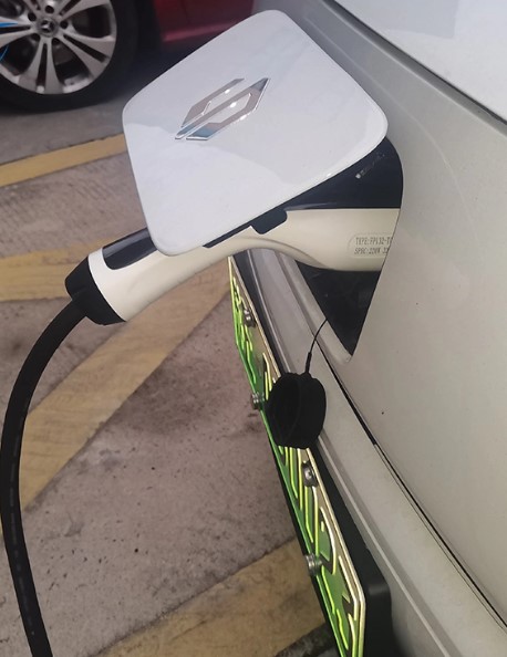 Dual Gun Electric Vehicle Charging Cable M2F1-132-5 4 Dual Gun Electric Vehicle Charging Cable M2F1-132-5 - Image 4