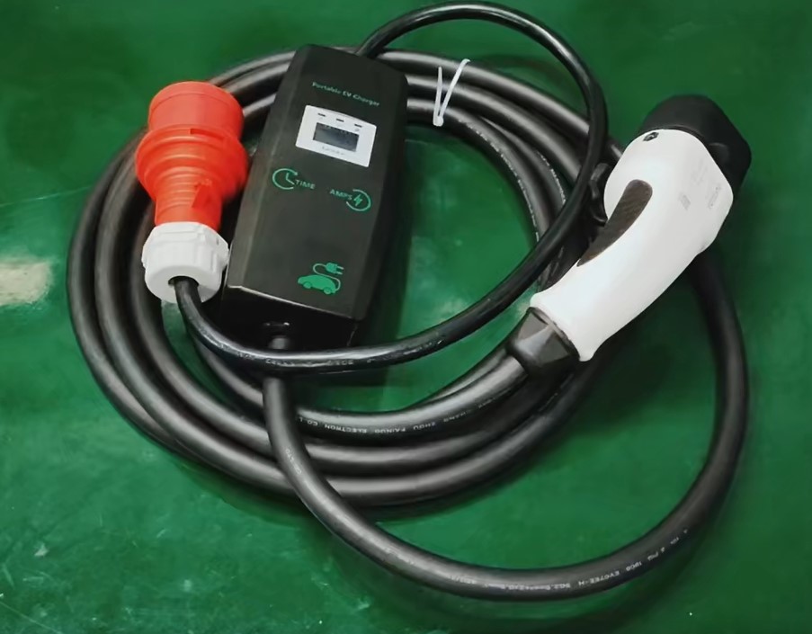 Khons Portable Electric Car Charger 11kw 7kw Charger Type2 Charger Cable 16A 32A EV Charger Three Phase EVSE Charging Box 2