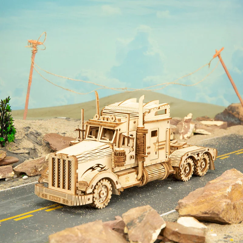 Wooden Scale Model Heavy Truck MC502 1